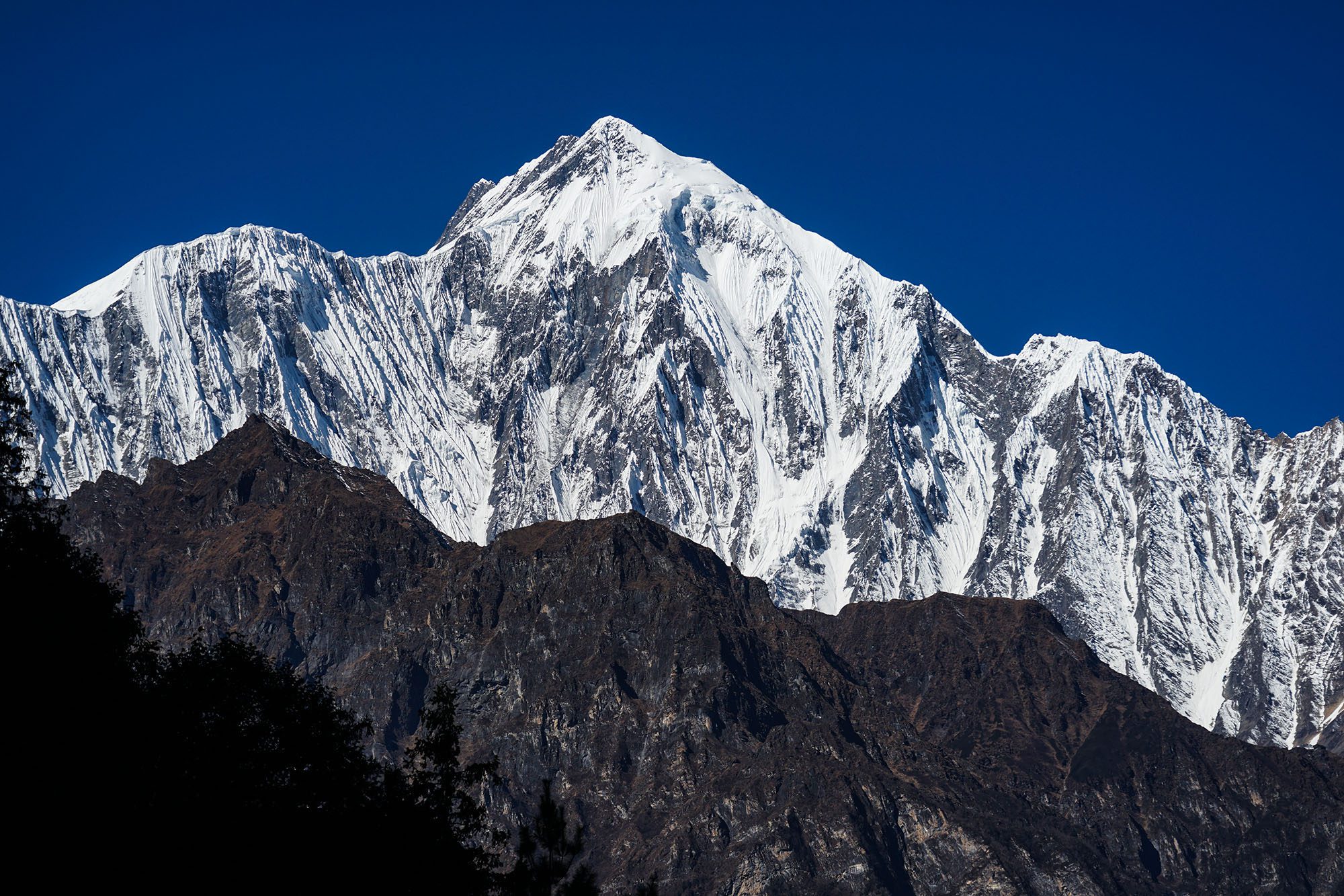 Snow mountain views on the Trek from Dharapani Chame | Annapurna Circuit trek